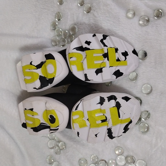 NWOT Sorel White & Black Mesh Pull-On Sneakers - Picture 4 of 5